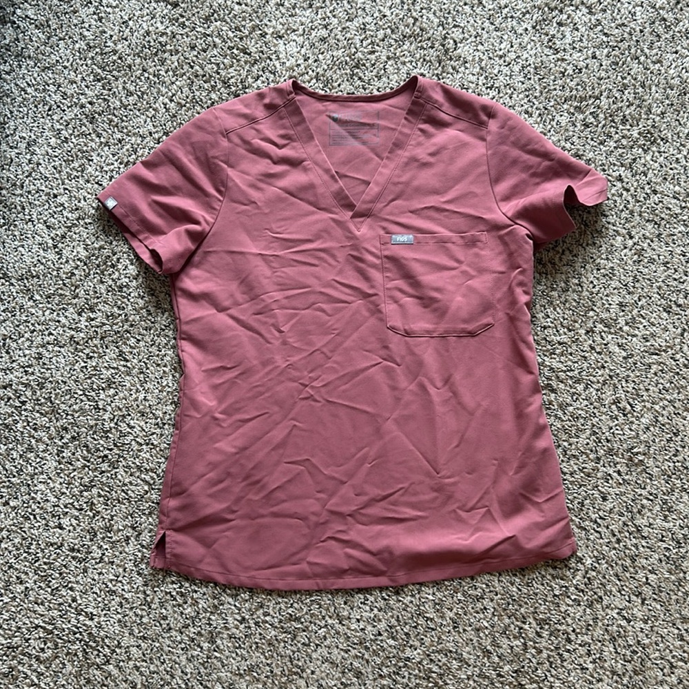 Figs scrub top